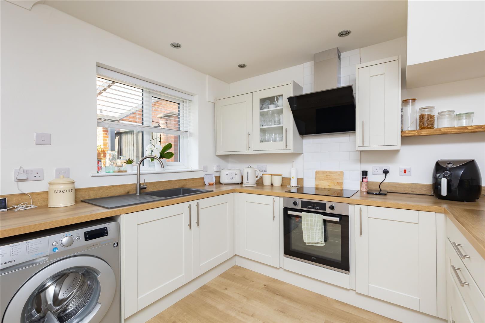 3 bed property in Skipton Close, Preston